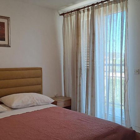 Apartments Stana Sukošan Екстериор снимка