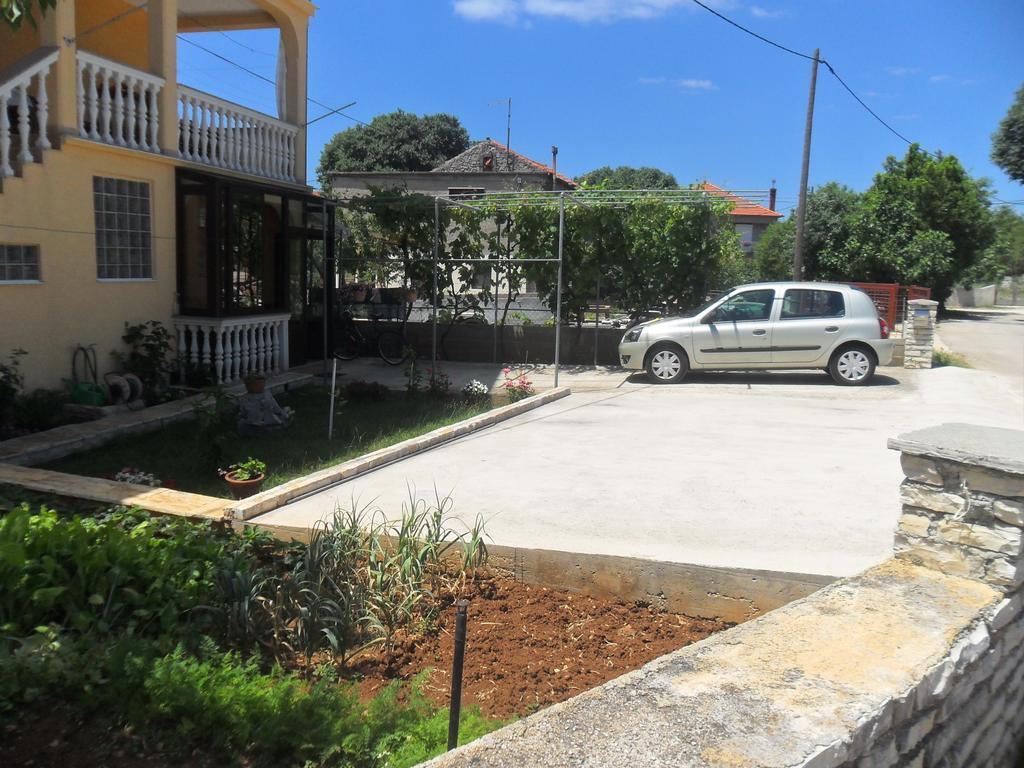 Apartments Stana Sukošan Екстериор снимка