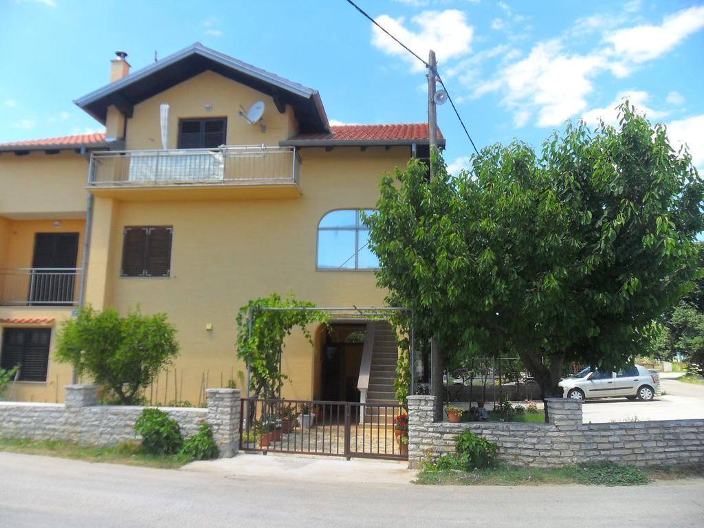 Apartments Stana Sukošan Екстериор снимка
